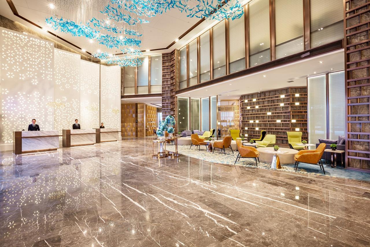 Shenzhen Bantian Huaweizhongcheng Atour Hotel ภายนอก รูปภาพ