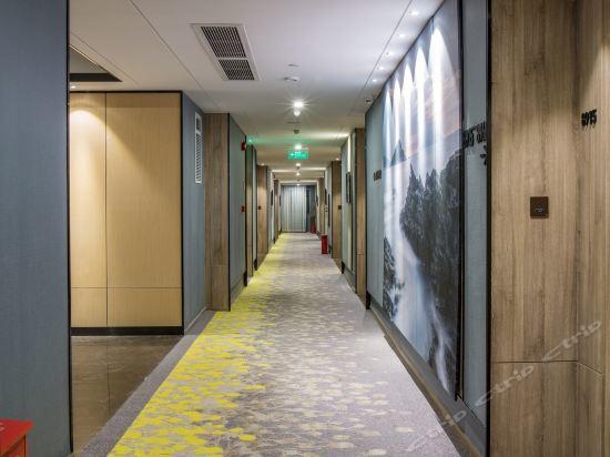 Shenzhen Bantian Huaweizhongcheng Atour Hotel ภายนอก รูปภาพ